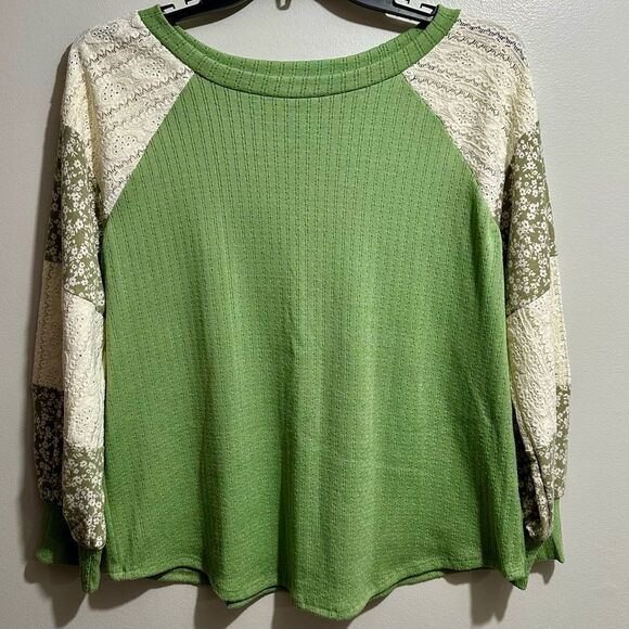 7th Ray Green and Cream Raglan Sweatshirt with Ribbed Style (970) - Picture 1 of 3
